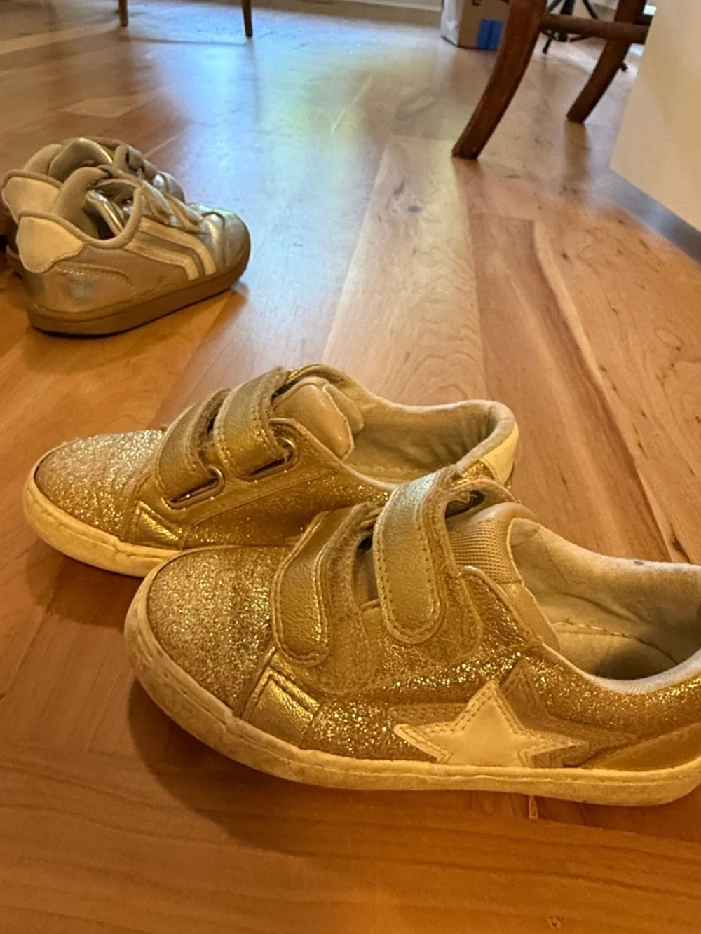 Bundle of 4 kids shoes